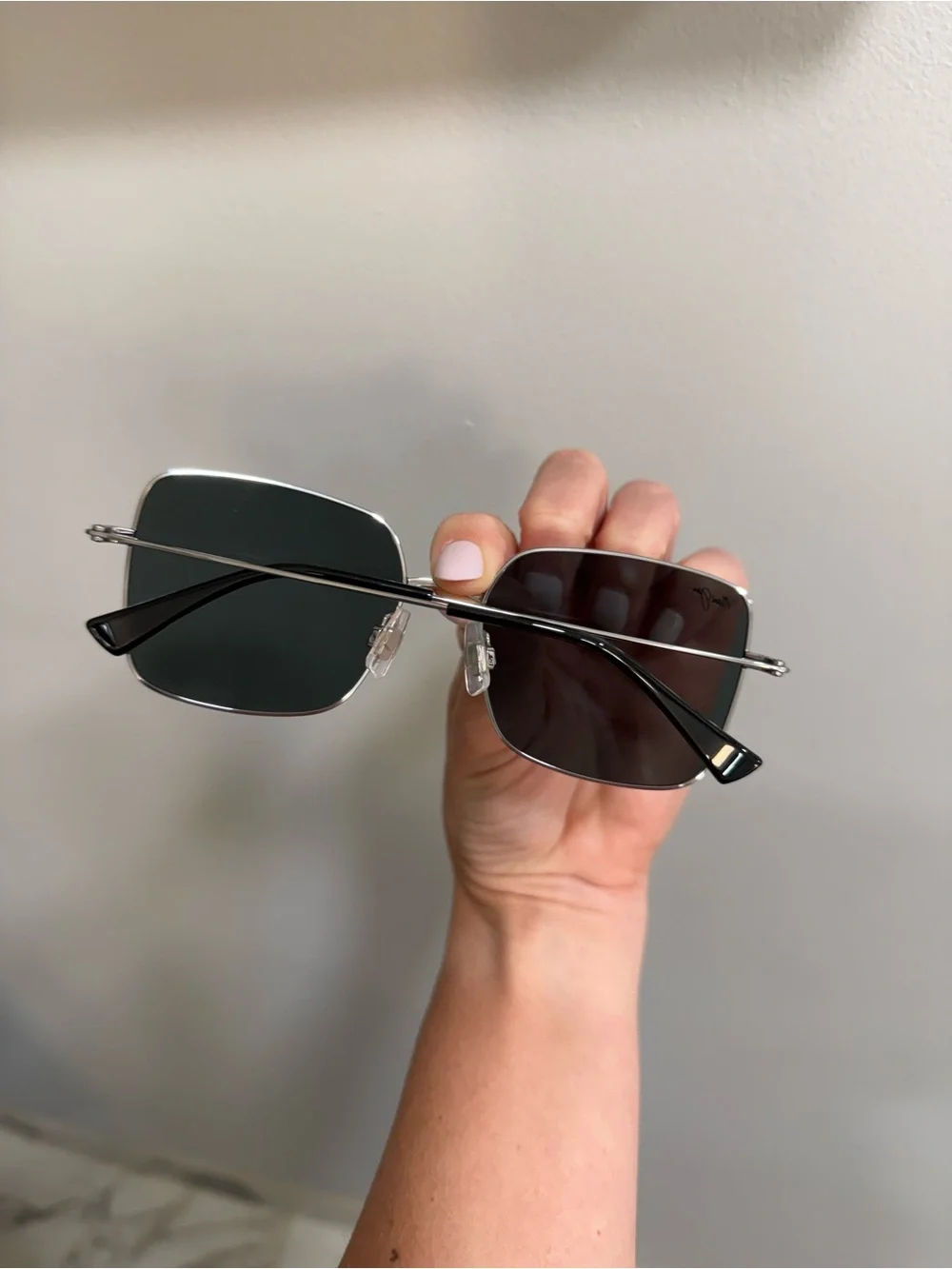 Maui Jim Lipine Polarized Sunglasses in case